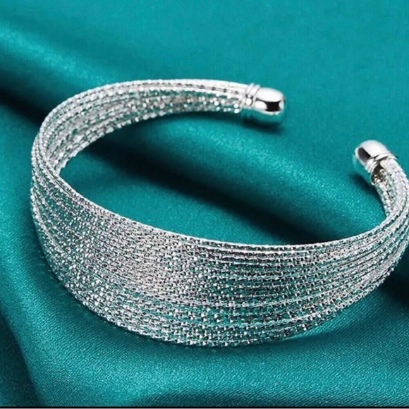 Elegant Sterling Silver Bracelet - Picture 2 of 2